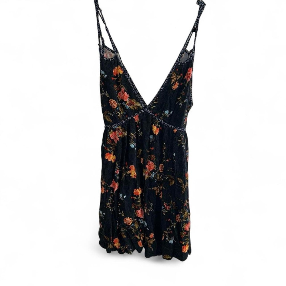 Band of gypsies long floral top, with tie back strings, size M
